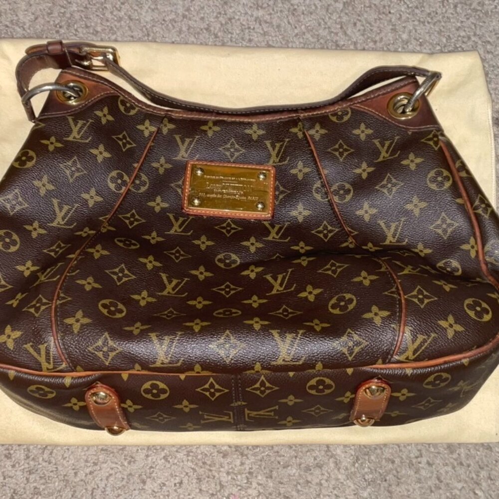 Louis Vuitton Monogram GALLERIA BAG